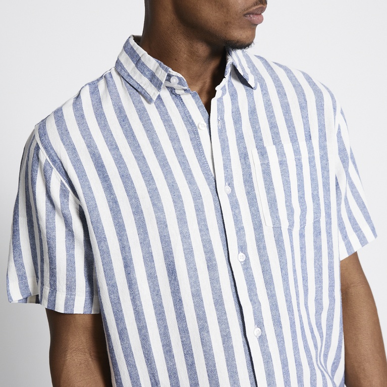 Kortärmad linneskjorta "Isak Stripe"